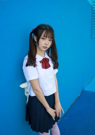 一小孩半夜给女孩吃坤巴_超清免费在线播放